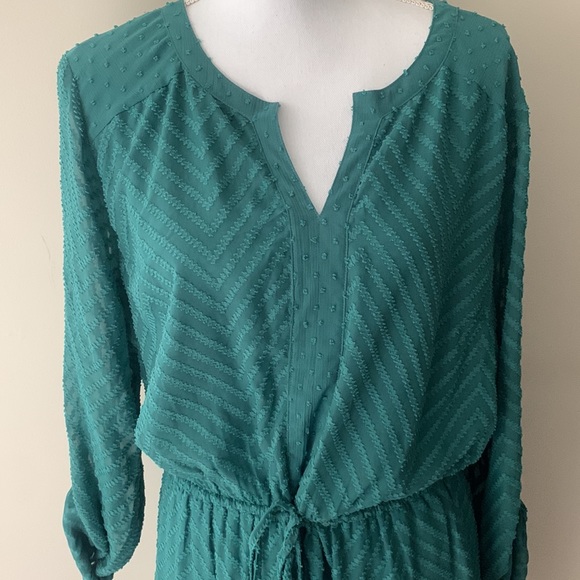 Textured Pattern Dress - Picture 2 of 6